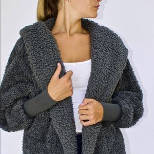 Nordic Beach Body Wrap in Koala Grey